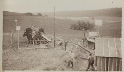 Abreuvoir des chevaux / [non identifié]. [1915-1916]