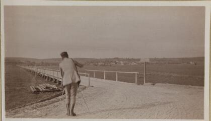 Une passerelle sur la Meuse / [non identifié]. [1915-1916]