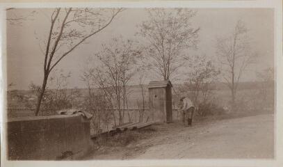 Au pont de Génicourt / [non identifié]. [1915-1916]