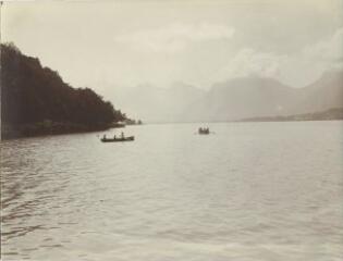 [Cannotage sur le lac au pied du Roc de Chère] / [non identifié]. 1909