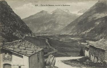 958. Plaine de Bessans, vue de la Madeleine / Auguste et Ernest Pittier. Annecy Pittier, phot-édit. 1899-1922