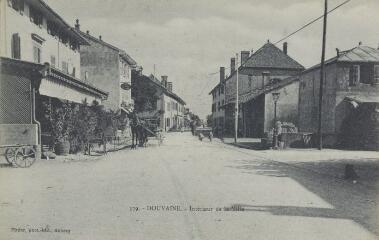 379. Intérieur de la Ville / Auguste et Ernest Pittier. Annecy Pittier, phot-édit. 1899-1922