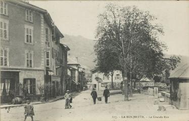 817. La Grande Rue / Auguste et Ernest Pittier. Annecy Pittier, phot-édit. 1899-1922