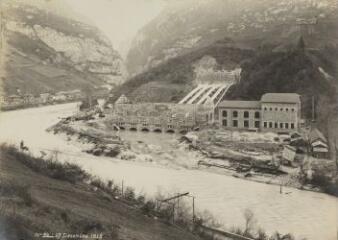 [Vue générale de la centrale lors de la crue de décembre 1918 : le canal de fuite est noyé] / Auteur non identifié. [SHEL], 27 décembre 1918