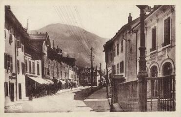 Bonneville (Hte-Savoie) Rue du Pont. [1920]