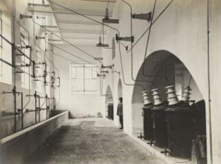 [Salle des transformateurs 4500 KVA à refroidissement dans l'huile] / Auteur non identifié. [SHEL], 20 mai 1920