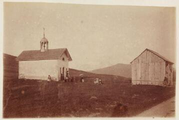 1 vue Chapelle du haut du col des Aravis. Excursion, 15 et 16 août 1885 / Ernest Bovier.