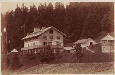 1 vue Les Voirons, altitude 1426 mètres. Hôtel de l'Hermitage. Souvenir de mon ascension faîte les 29 et 30 août 1886 avec Mademoiselle Joséphine Bovier / Ernest Bovier.