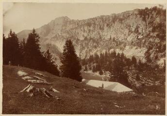 1 vue  - Val de la Combe, Montagne du Charbon, 2 et 3 septembre 1893 / Ernest Bovier. (ouvre la visionneuse)