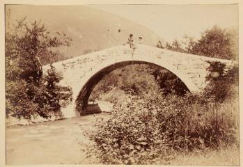 1 vue Vallée de Thônes. Pont des Chefs / Ernest Bovier.