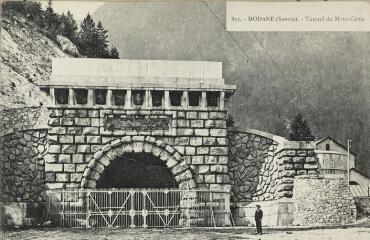 1 vue  - 893. Tunnel du Mont-Cenis / [E. Reynaud]. (ouvre la visionneuse)