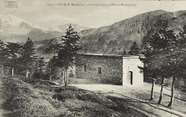 1 vue  - 1491. Abri de la Madeleine, près Lanslebourg (Haute-Maurienne) / [E. Reynaud]. (ouvre la visionneuse)